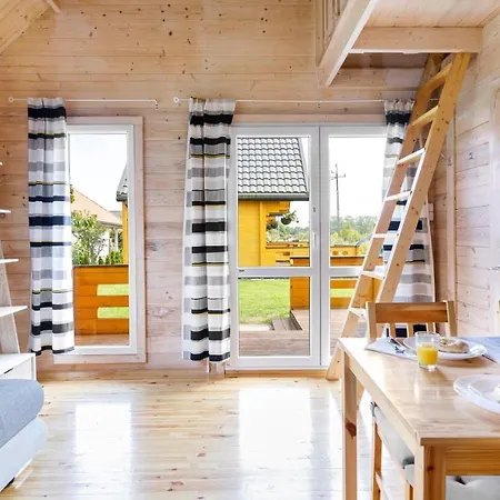 Lodge Lebskie Chatki *