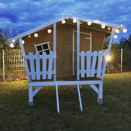 Деревянный коттедж Lebskie Chatki *