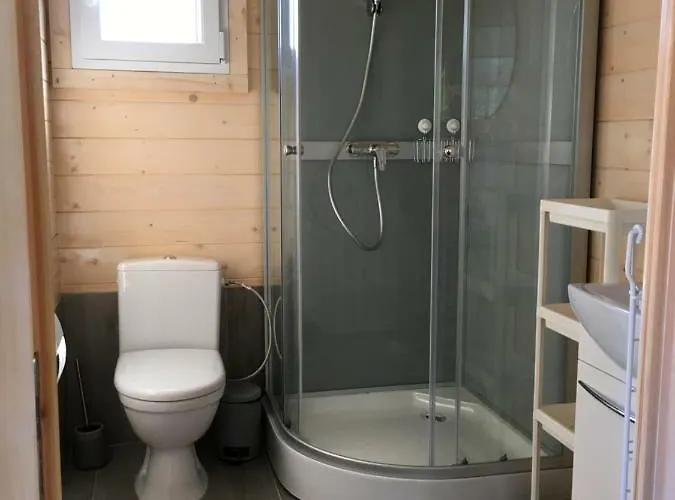 Lebskie Chatki Lodge *